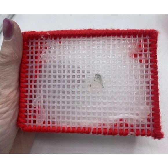 Christmas Plastic Canvas Coasters Set of 4 with Holder Mug Cup Kitsch Retro - Picture 6 of 14